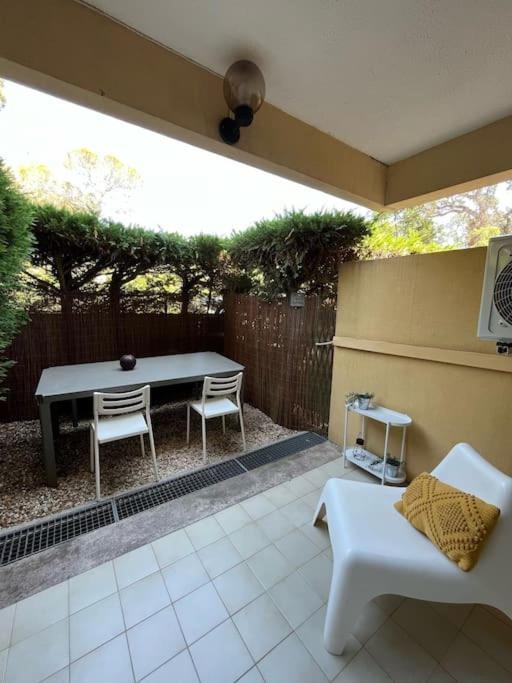 Studio Bord De Mer Boulouris A Saint Raphael ภายนอก รูปภาพ